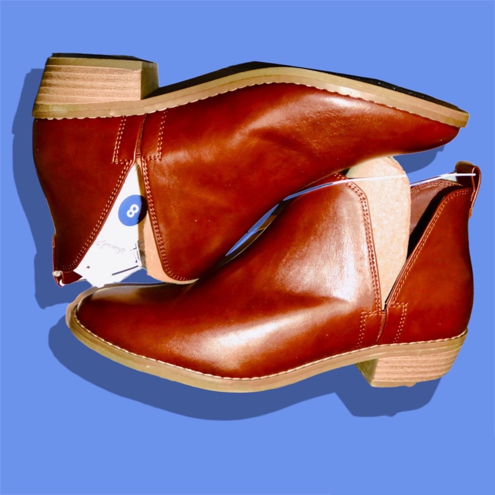 Universal Thread Nora Cut-Out Ankle Boots Dark Cognac Vegan Memry Foam Wmn 8 NEW